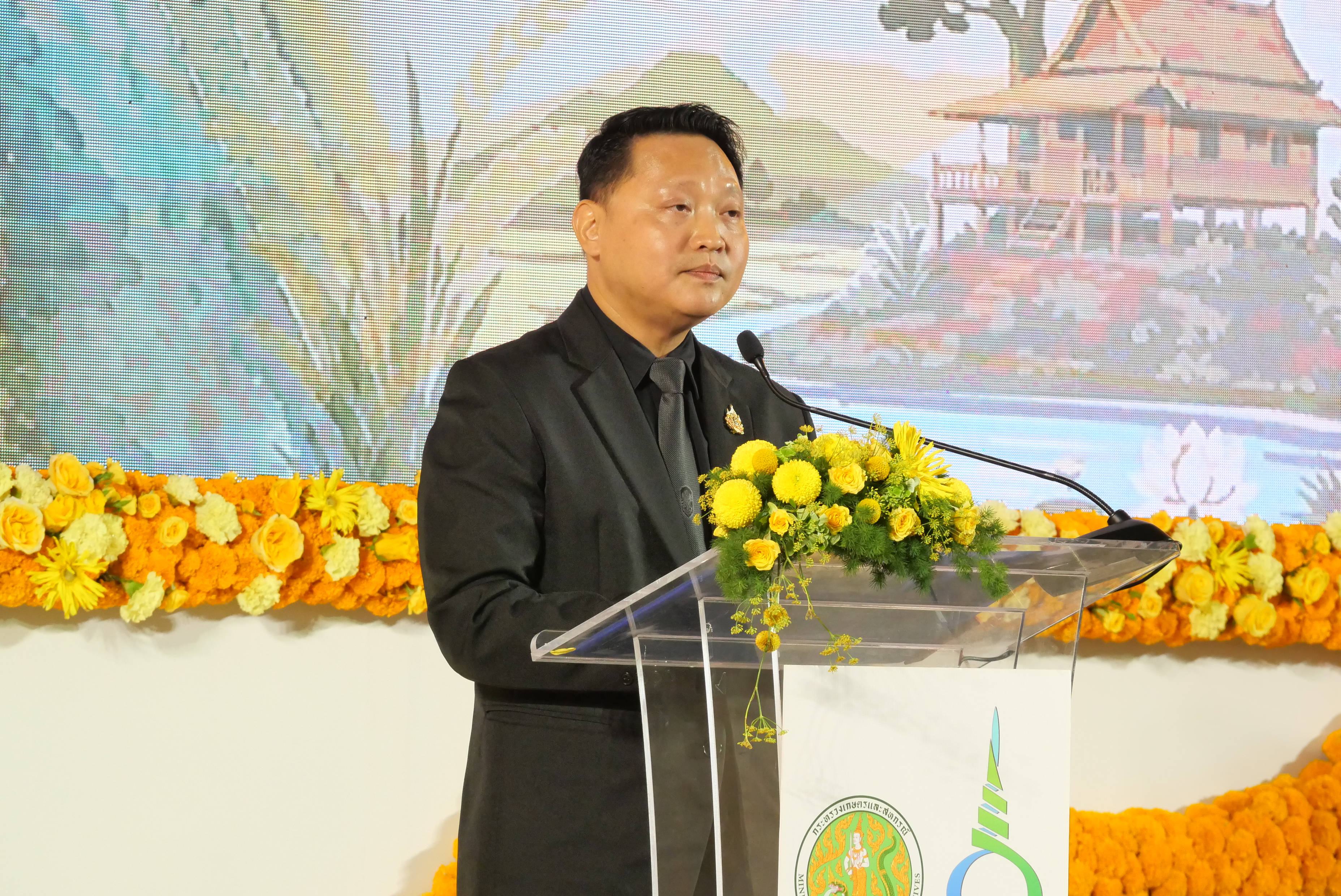 title - ส.ป.ก.ร่วมเป็นเกียรติในพิธีเปิดมหกรรม “สืบสานงานพ่อ พัฒนา ส่งต่ออาชีพที่ยั่งยืน”